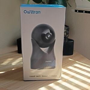 Owltron 1080P WiFi Smart Camera - Black